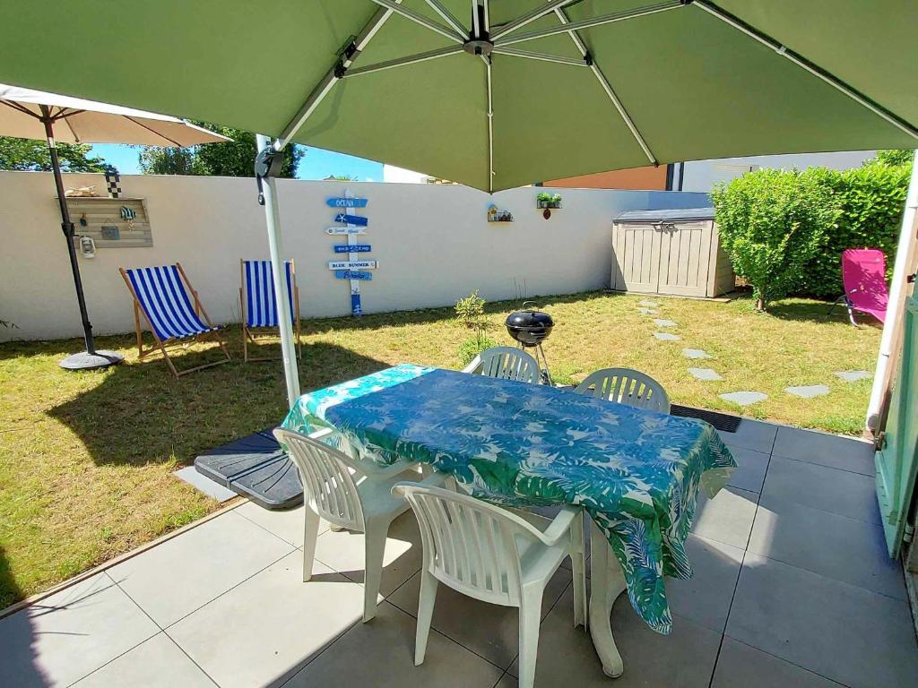 Maison avec piscine, tennis et aire de jeux à 950m de la plage de sable fin - Saint-Vincent-sur-Jard - FR-1-336-145