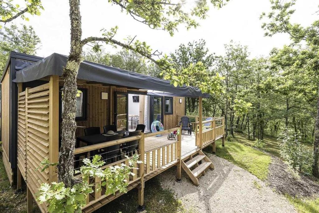 Camping 4 étoiles - Piscine - eeihec