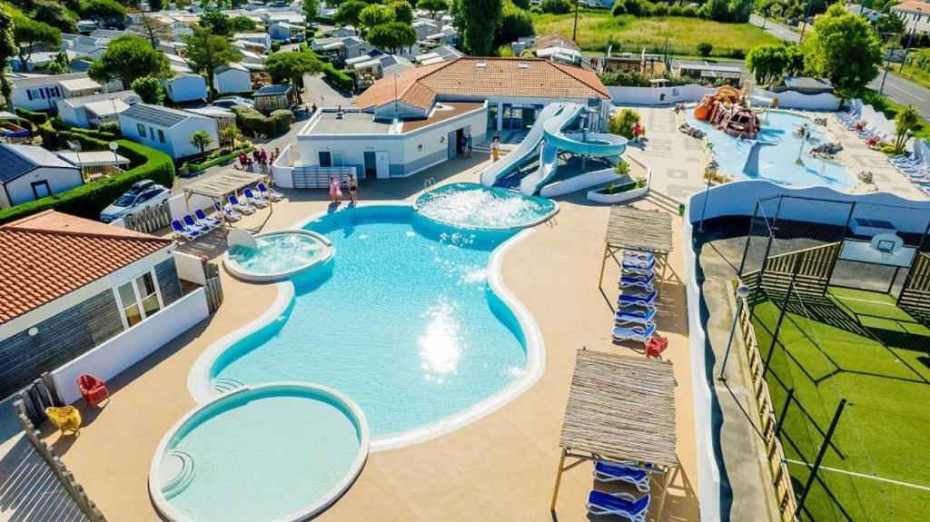 Camping 4 étoiles - Parc aquatique - eeiaeg