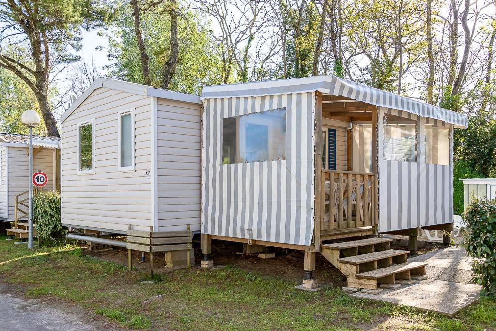Mobilhome à 2kms plage et commerces
