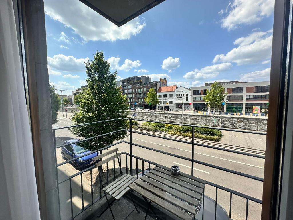 Modern 2 Bedroom Apartment for 6 - City Center
