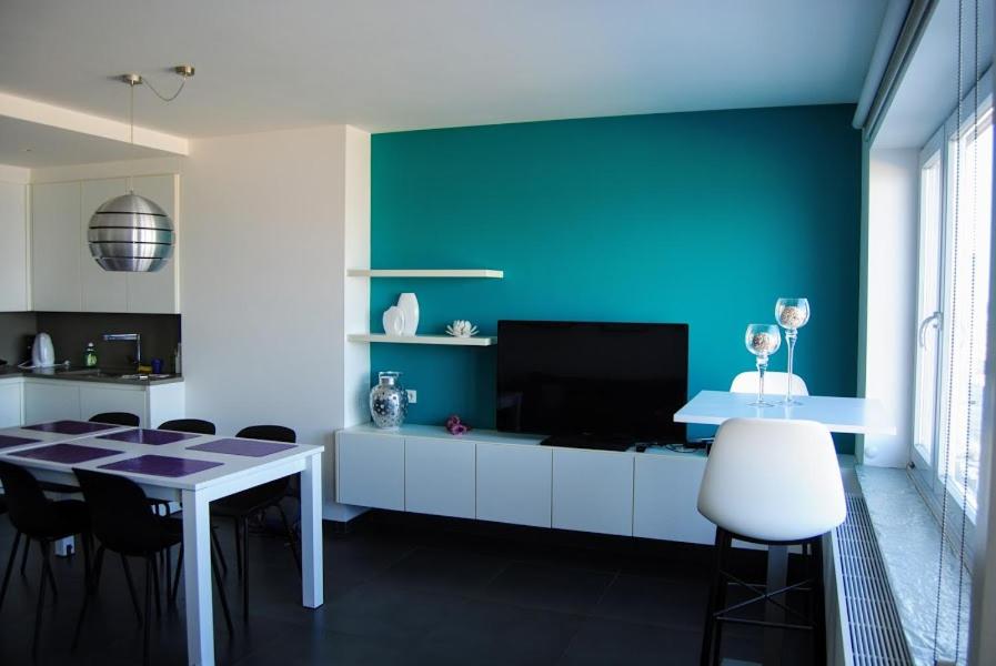 Modern appartement op de zeedijk met 2 slaapkamers te Oostende