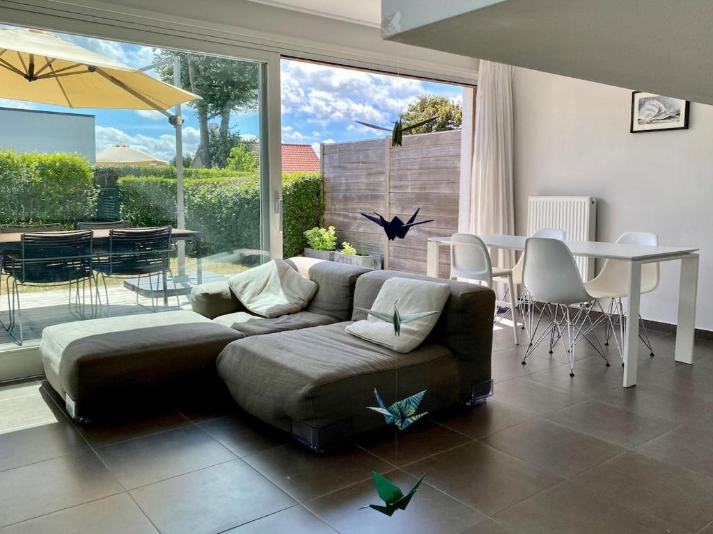 Modern & Cosy Holiday Cottage with Patio & Fenced Garden near Dunes & Beach