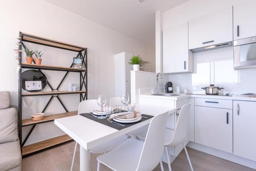 Huswell - Modern studio near the sea and beach