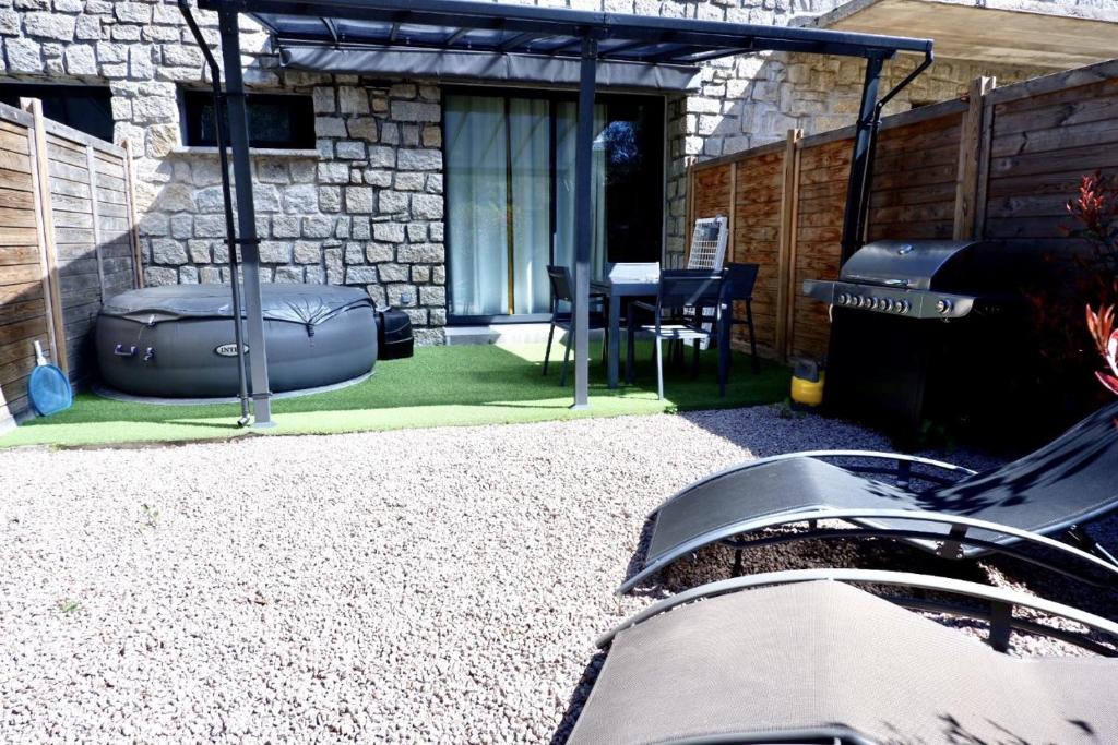 N10 Maison T2 climatisé avec jacuzzi privé