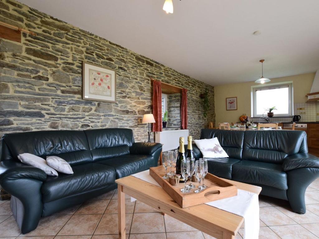 Forest-View Cottage Stay