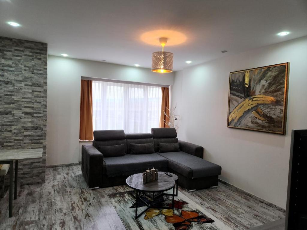 New build flat - Walking distance from the airport