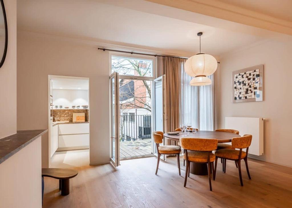 Huswell - Bright apartment with terrace in heart of Ghent