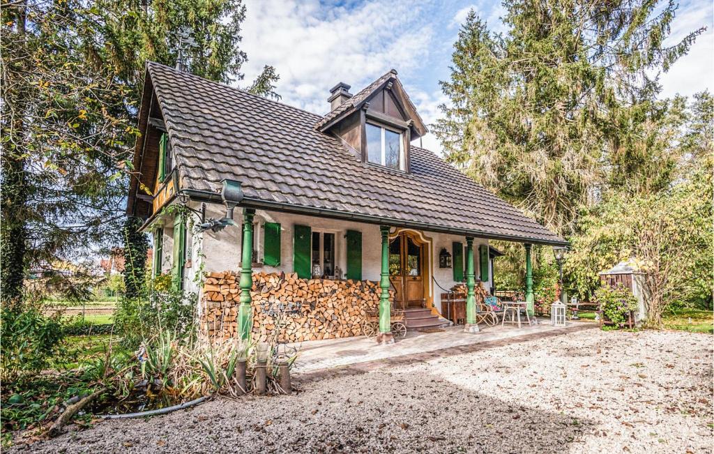 Awesome Home In Knoeringue With Sauna