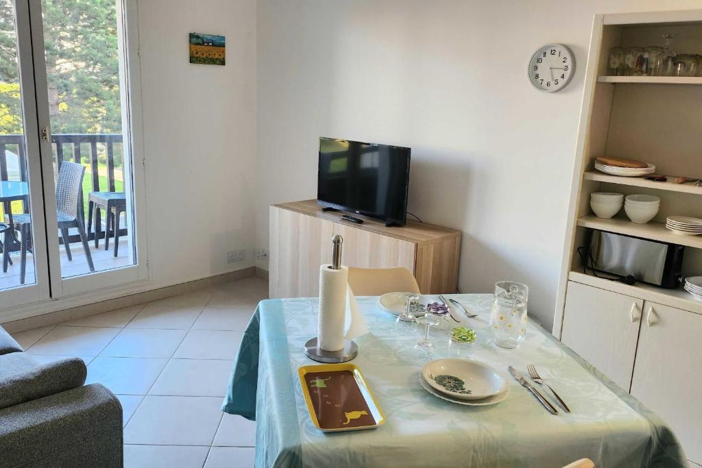 Nice T2 with balcony - near beach