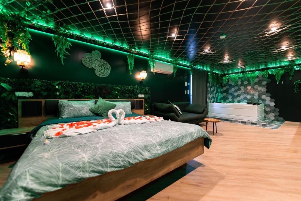 L'Oasis Tropicale, Jacuzzi, Love Room