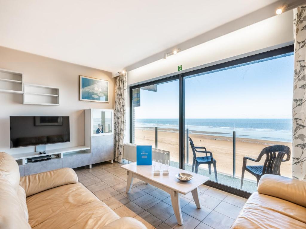 Apartment in St-Idesbald with Sea View, cleaning included