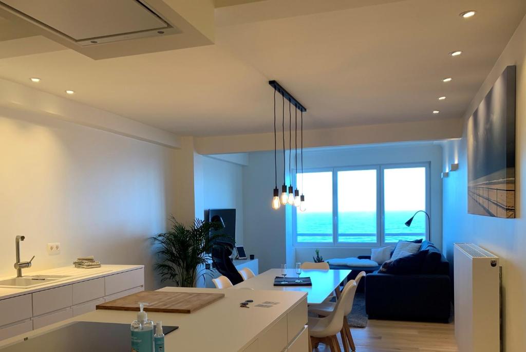 OSKAR luxe appartement op zeedijk met zeezicht