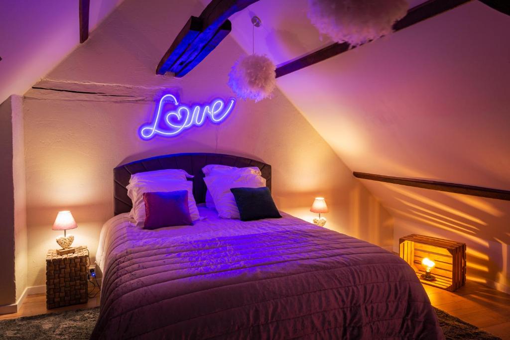 Pour Toi et Moi - Loveroom
