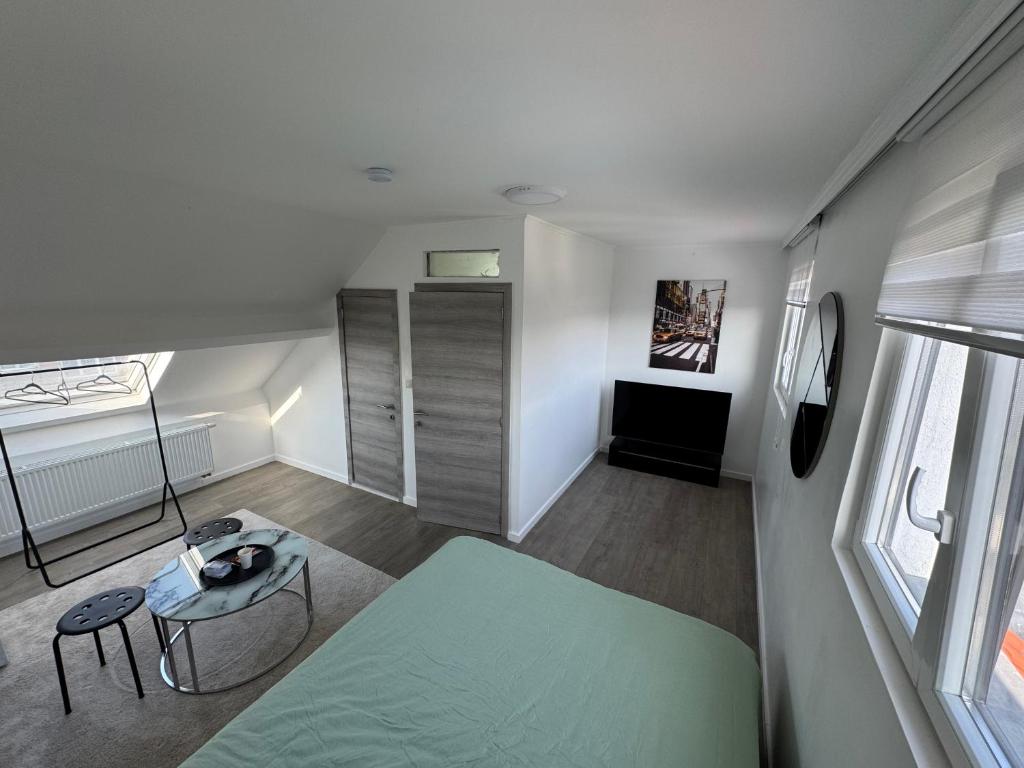 Qozyroom