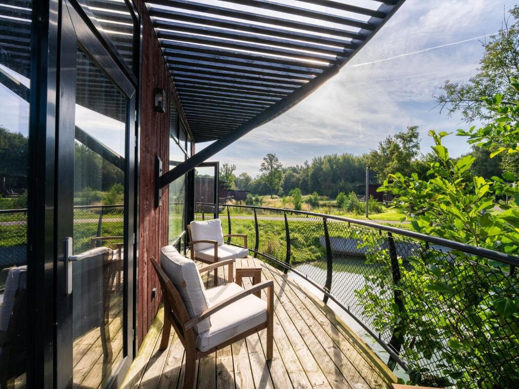 Modern Nature Retreat