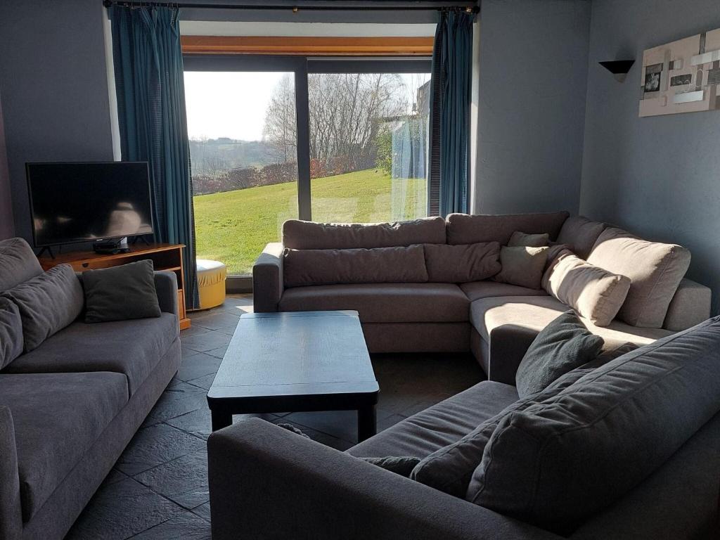 Spacious Farmhouse, Libramont