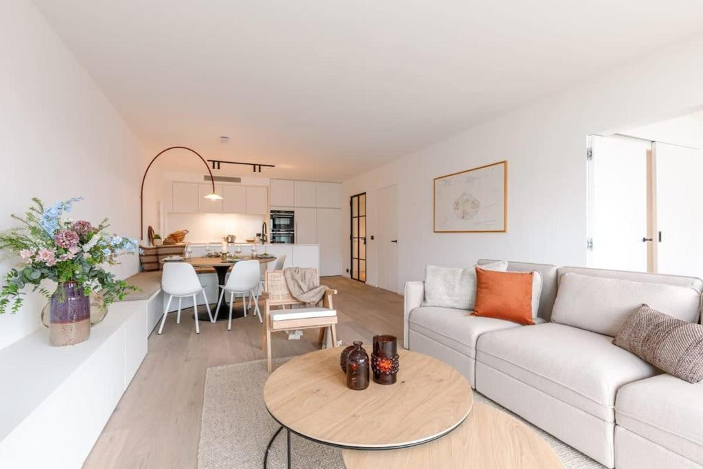 Huswell - Renovated apartment with sea view and parking