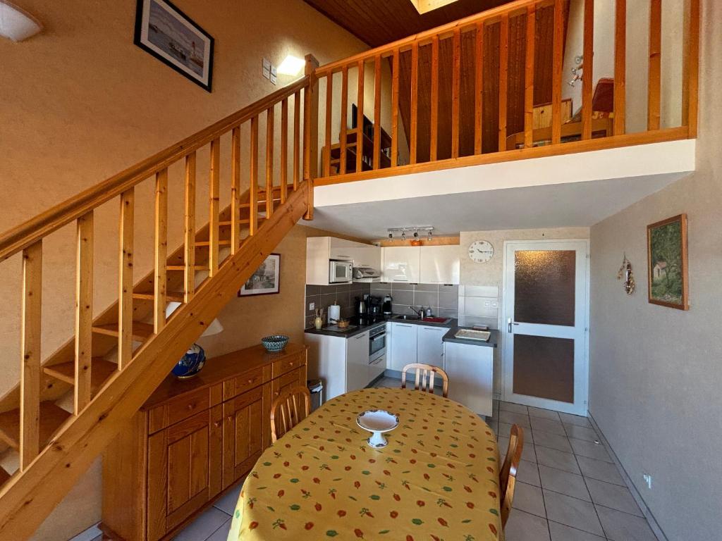 Appartement T3 - à 50m de la plage, 2 chambres, garage - FR-1-197-225