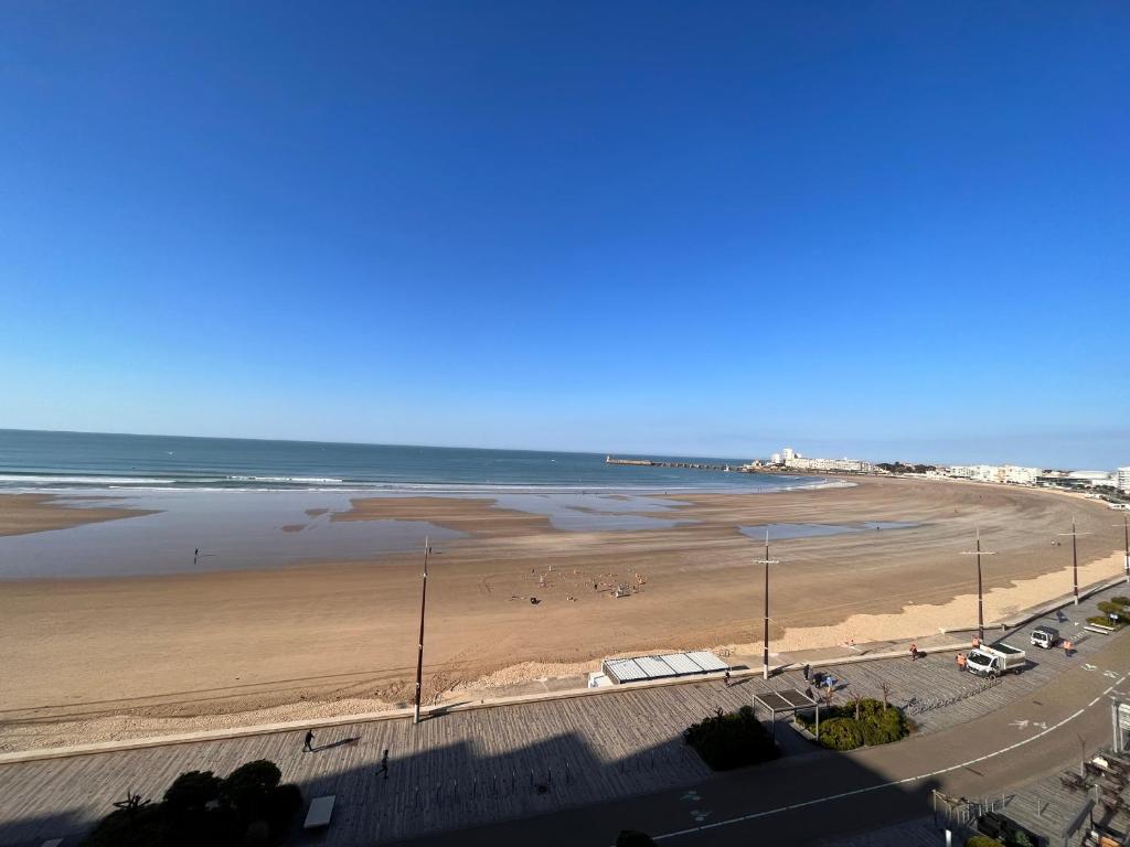 Appartement T3 avec balcon et parking, à deux pas de la plage - FR-1-197-182