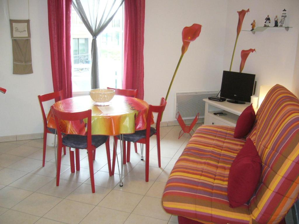 Appartement 2 pièces à 1km de la plage, proche du centre et des commerces - FR-1-197-218