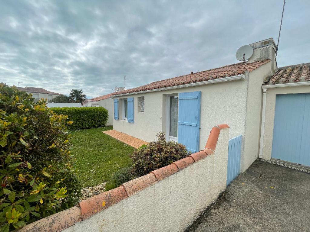 Charmant pavillon avec jardin clos, terrasse, et tout confort, à 950m de la plage des Sables-d'Olonne - FR-1-92-743
