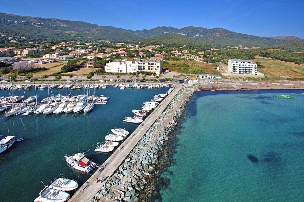 Apartment in Rogliano for 6 Person