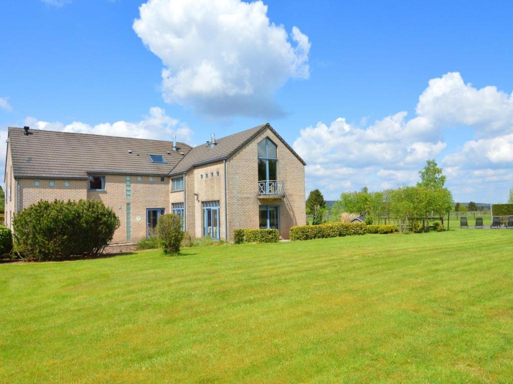 Delightful Villa in Sourbrodt with Swimming Pool, Terrace