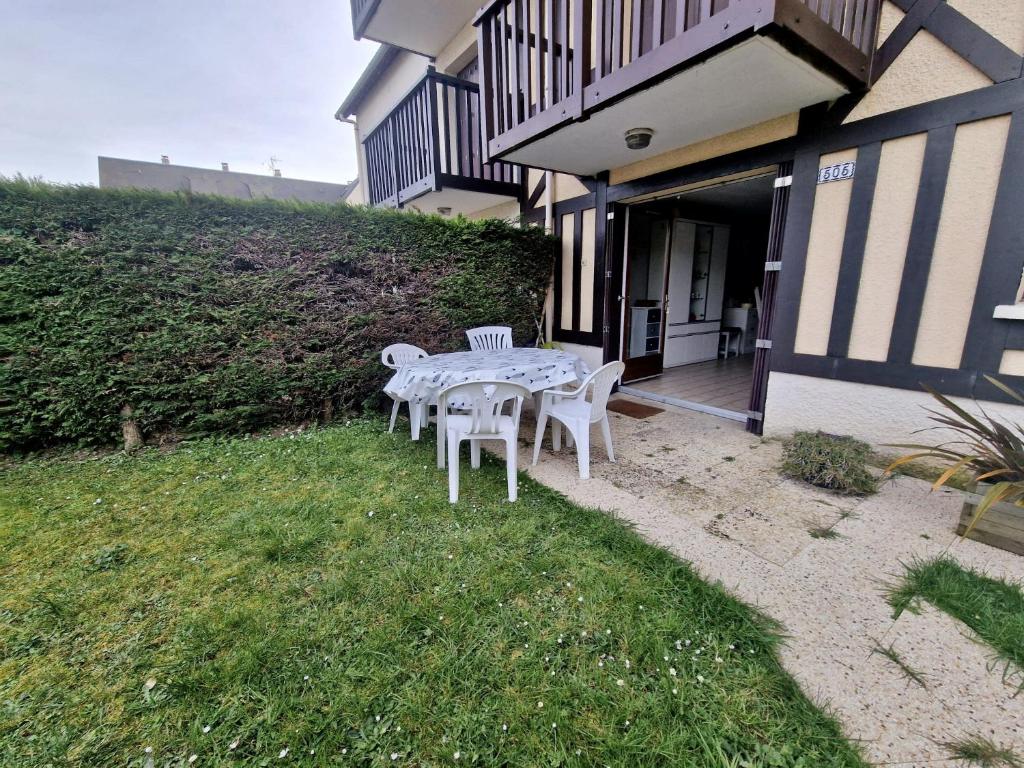 Rez-de-jardin près de la mer