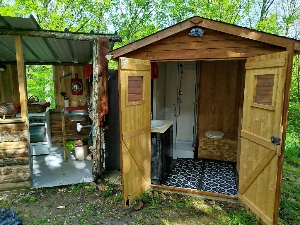 Roulotte et Cabane Par Hasard