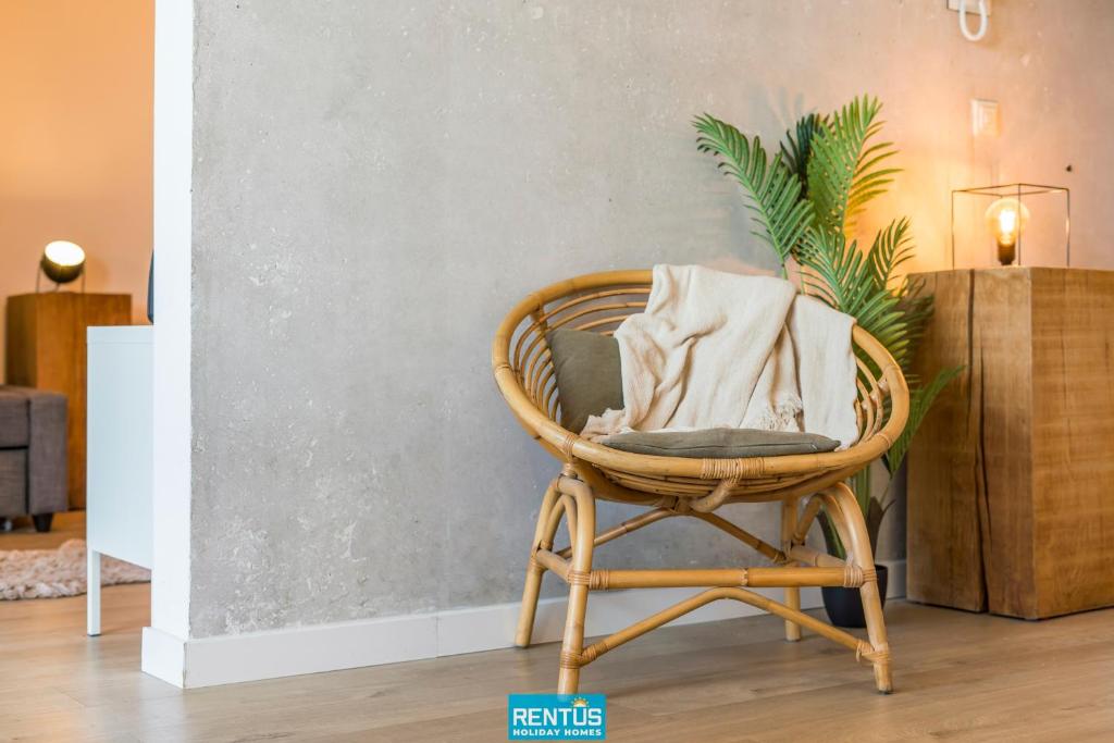 Sandy View - spacious studio flat near the beach