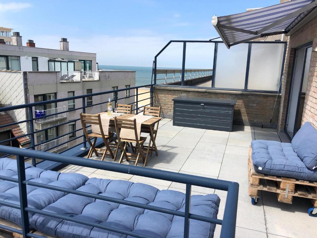 Seaview penthouse