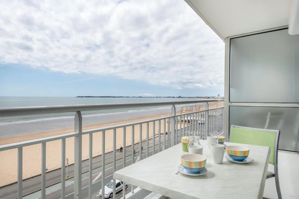 À 50m de la plage, appartement vue mer pour 5