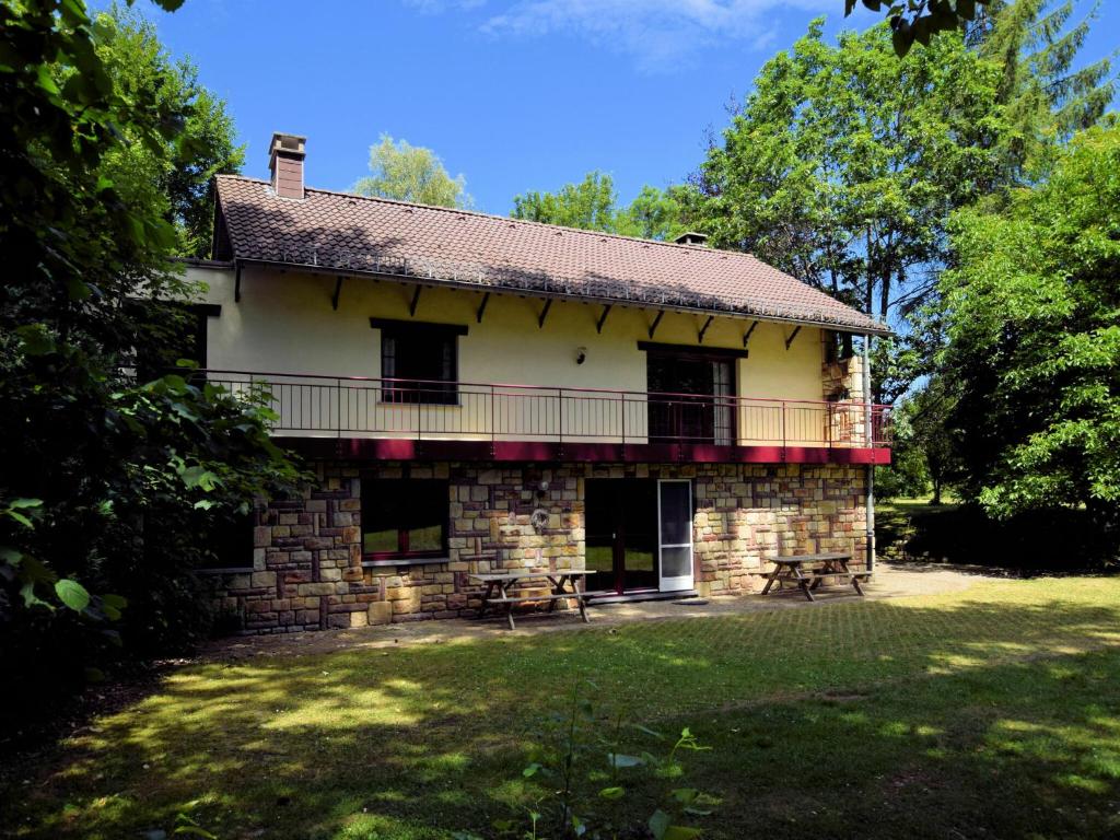 Scenic Home Near Forest