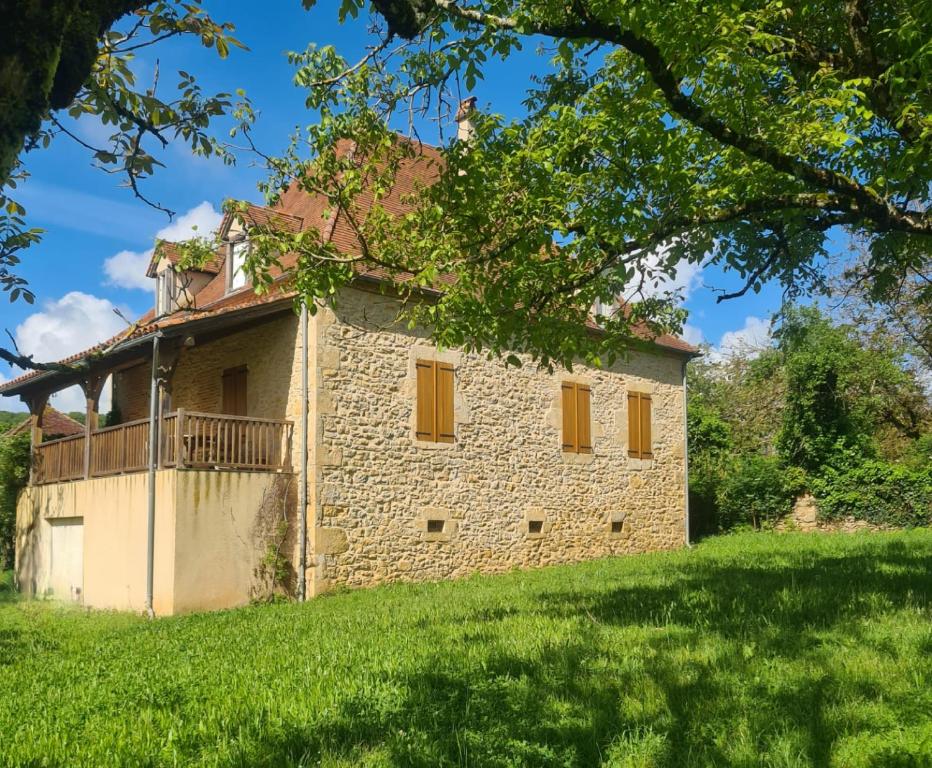 Sous les noyers, Autoire