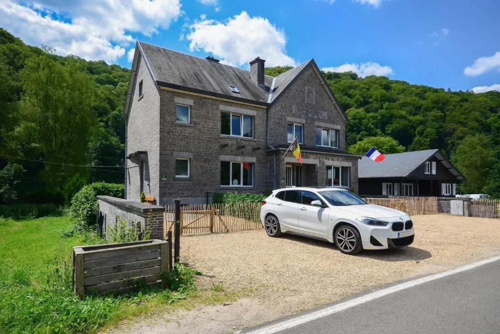 Spacious Apartment in Vresse-sur-Semois 110 m² with Garden
