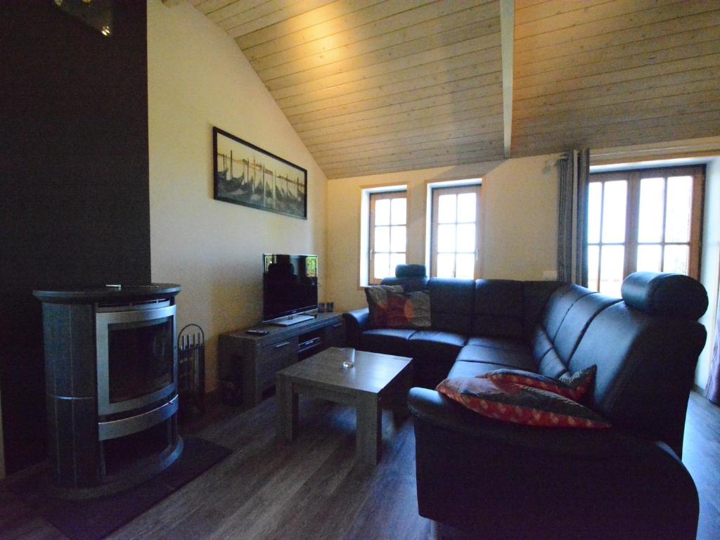 Charming Chalet in Vielsalm, cleaning included