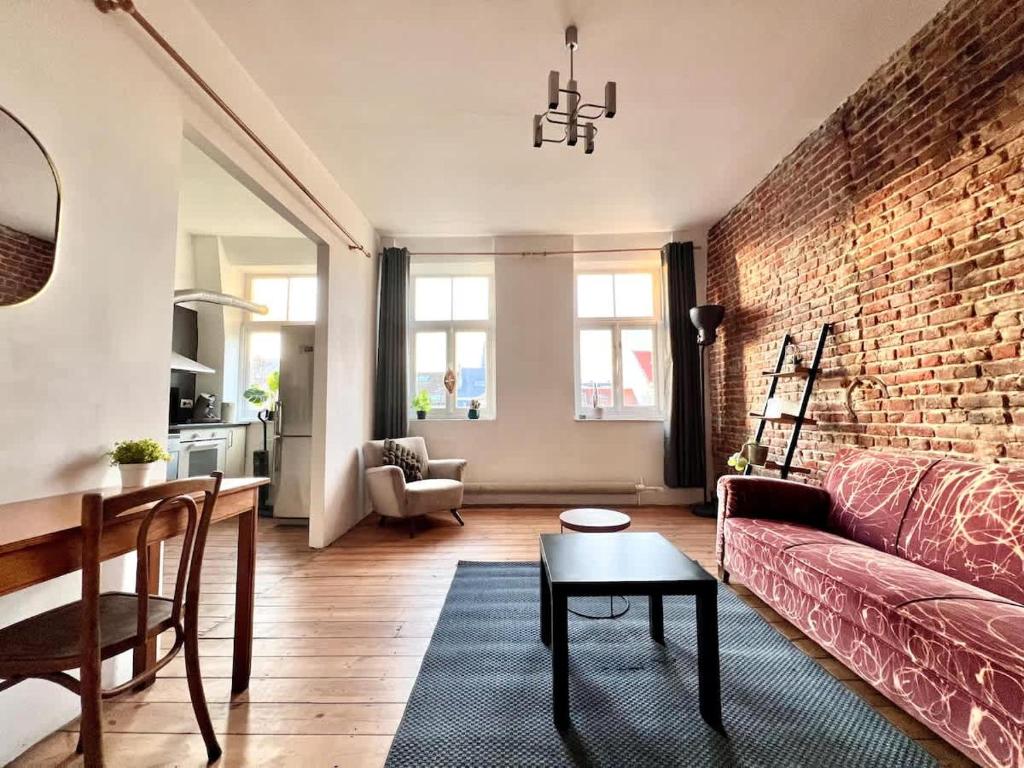 Spacious Family Apartment Midi