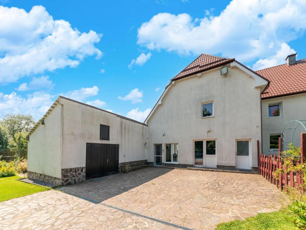 Spacious Villa with Tennis