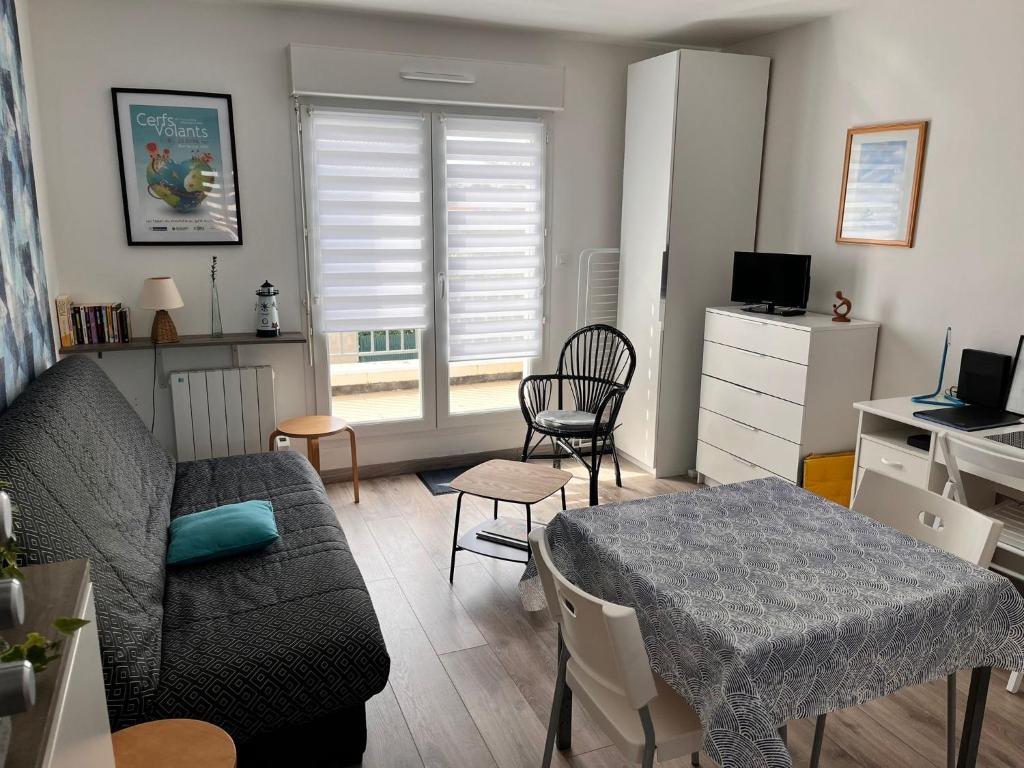 Studio avec grand balcon Marin