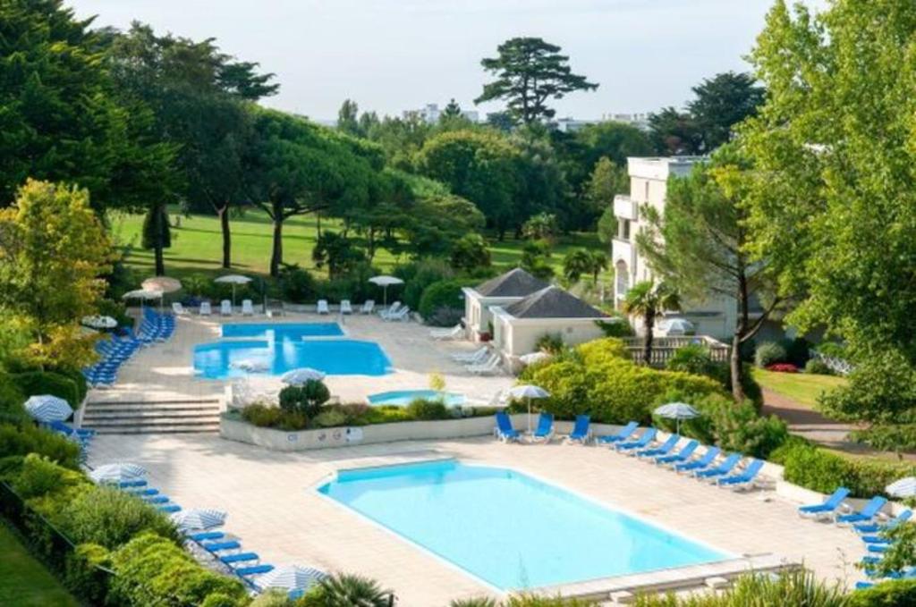 Studio avec piscine à 300m de la plage Résidence Royal Park