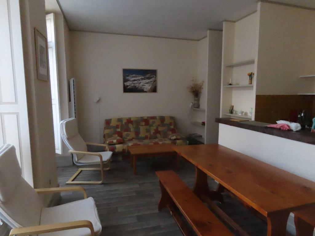 Studio 4 pers centre-ville avec lave-vaisselle à Cauterets - FR-1-234-287