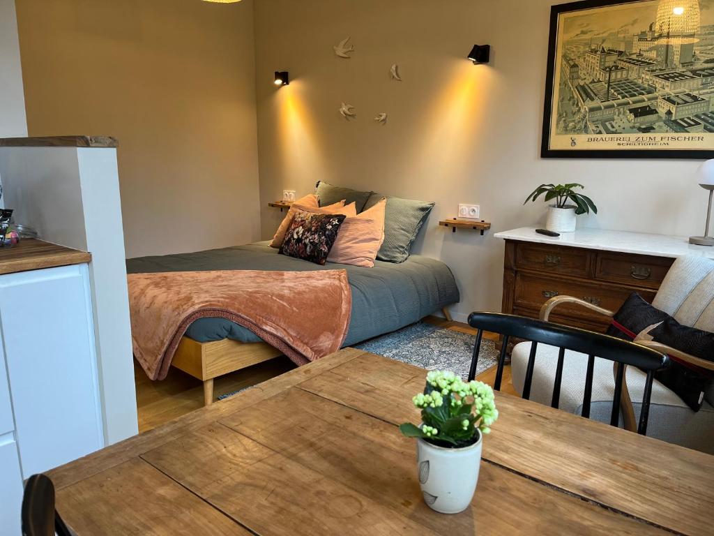 Studio de charme avec terrasse privée, jardin partagé