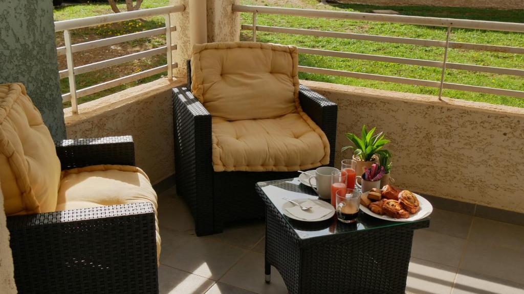 Capstay studio avec grande terrasse proche aéroport Bastia - Lucciana - Centre