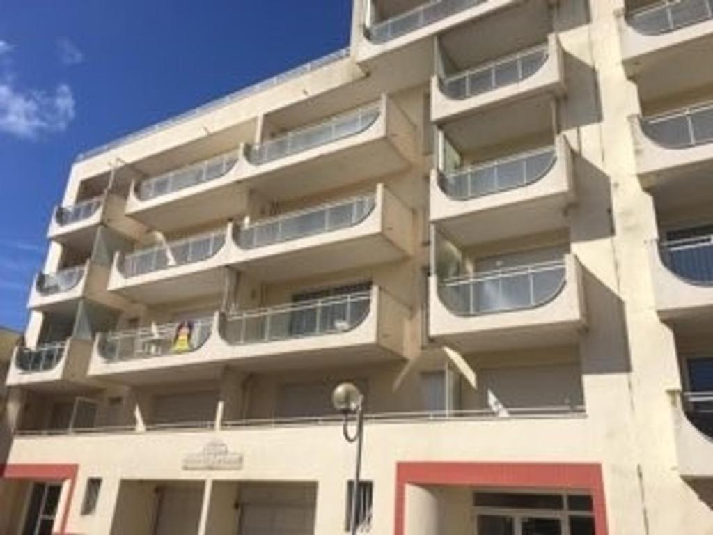 Studio cosy près de la plage des Présidents, tout équipé, loggia, quartier recherché, vélos gratuits - FR-1-325-131