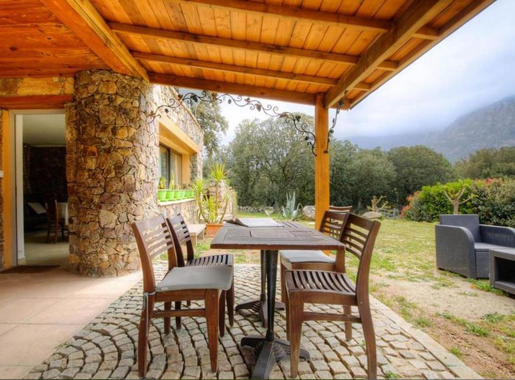 Studio accueillant à Moltifao 30 m² avec terrasse et jardin