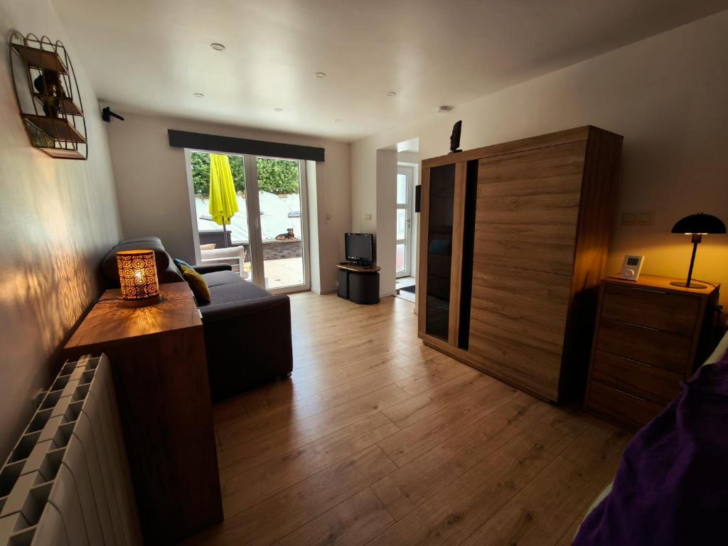Studio moderne à proximité des 7 Meuses