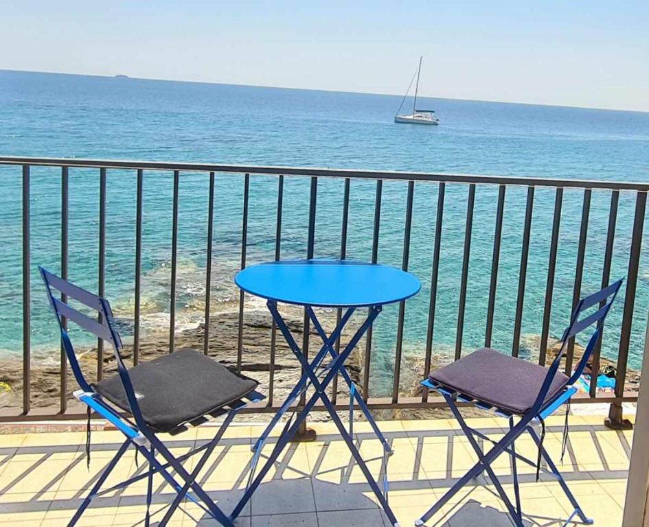 Studio pied dans l’eau CAP CORSE ERBALUNGA