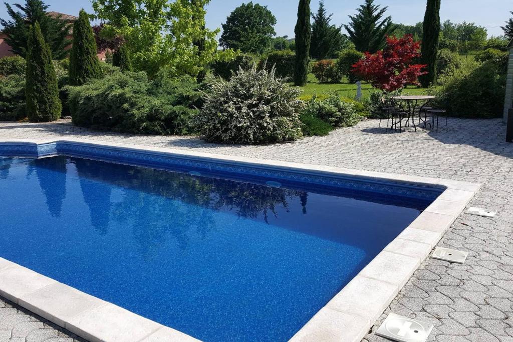 Logement avec piscine, classé 3 étoiles, de 42 m2 tout confort au calme pour un couple