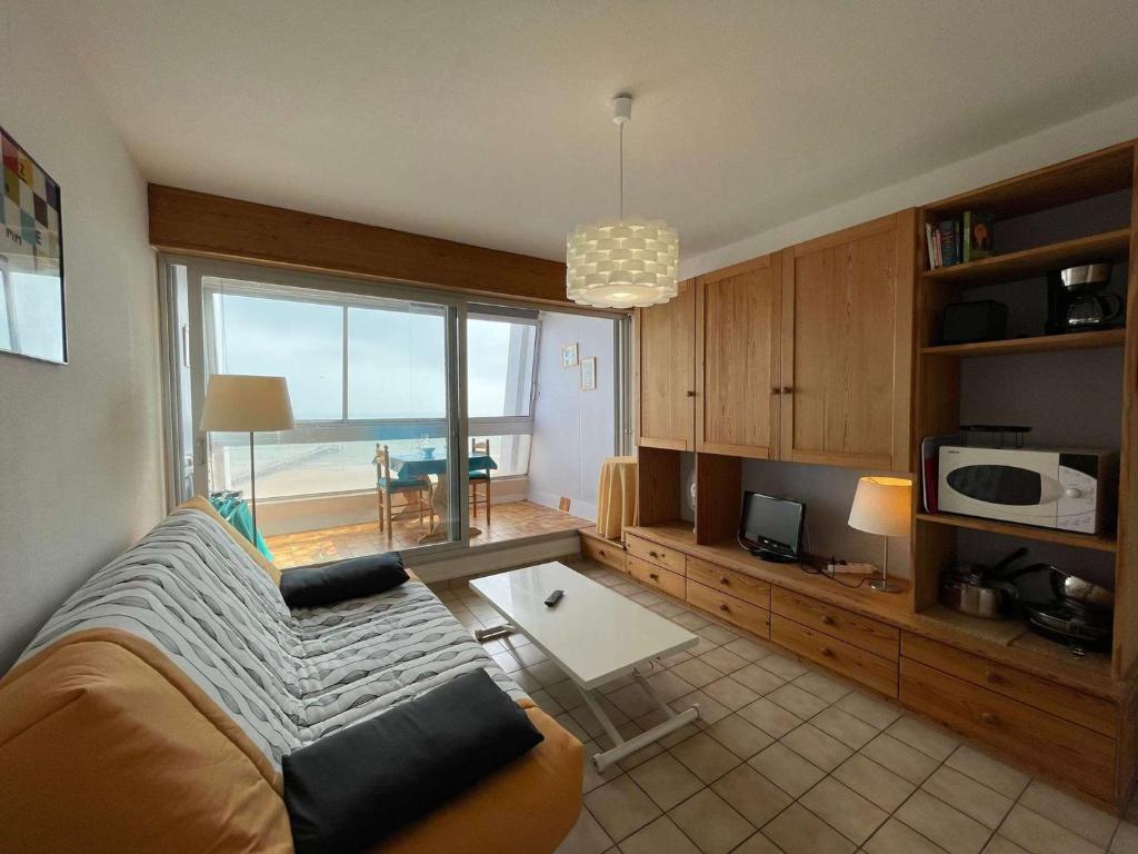 Studio à St-Jean-de-Monts, avec parking, balcon et vue mer - FR-1-224C-201